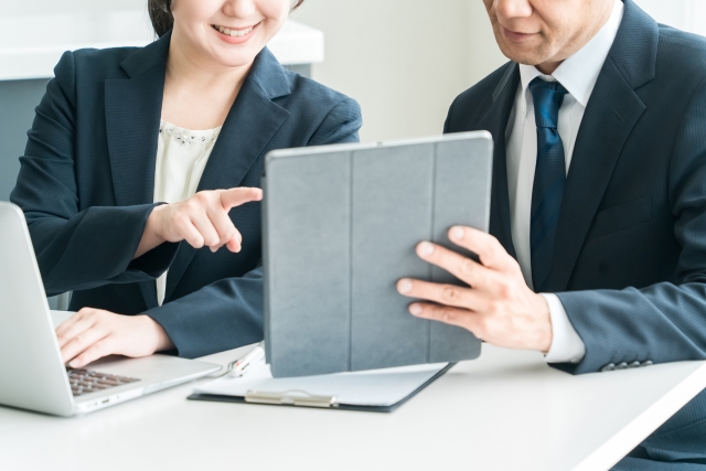 開発者への丸投げ