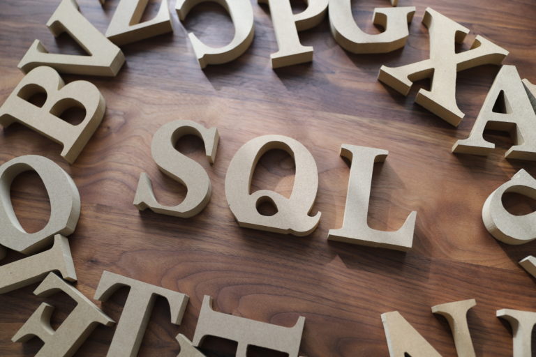 SQL / エスキューエルとは何か？各種データベース言語の種類とそれぞれの特徴についてDBエンジニアが解説